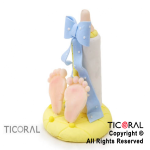 ADORNO MAMADERA CON PIECITOS CELESTE A. PORCELANA FRIA x 1